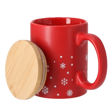 mugstore_vanocni_hrnecek_s_podtackem_vlocky_helogran_andapresent_300ml_cervena2