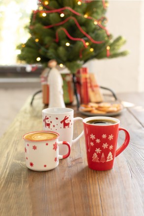 mugstore_vanocni_keramicky_retro_hrnek_vlocky_nakkala_andapresent_300ml2